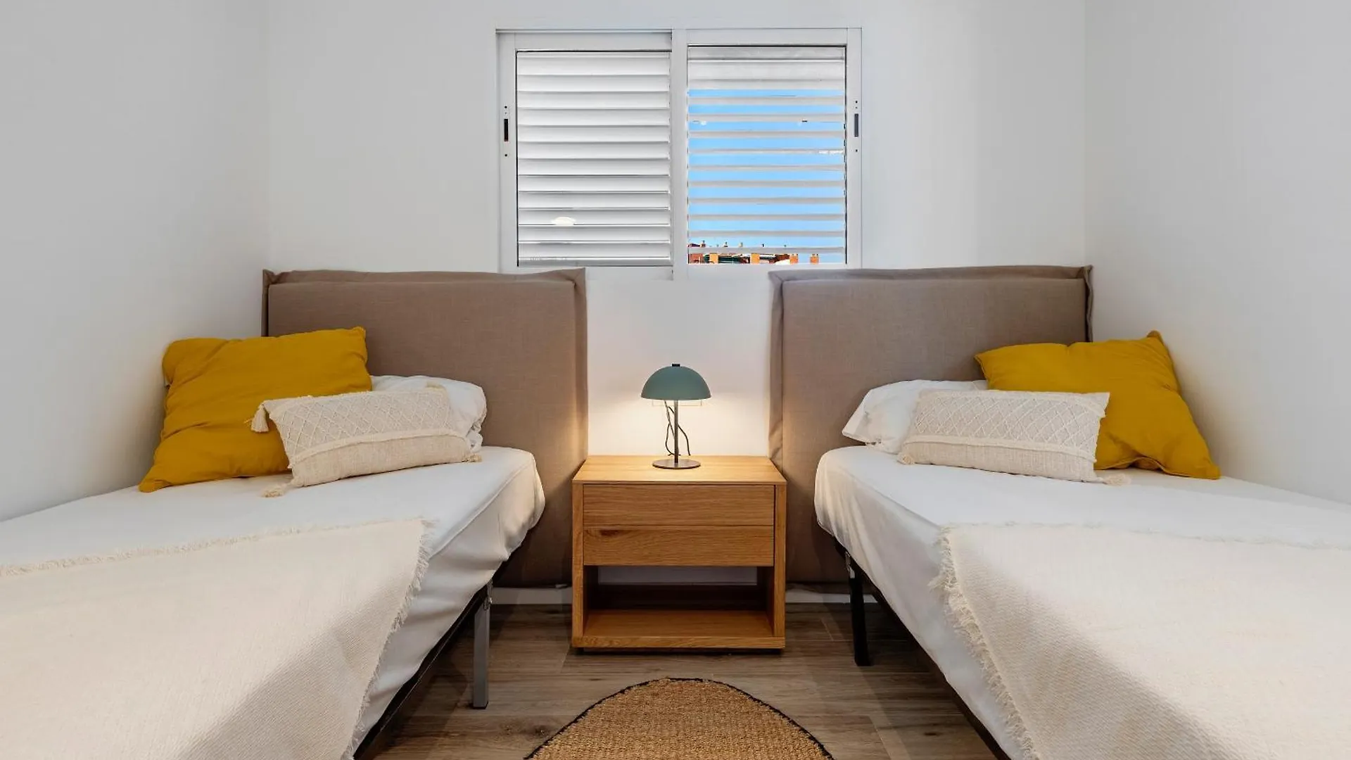 Bell Raco Deluxe Apartment La Pineda 0*,  Spain